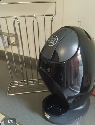 Cafetera Dolce Gusto con Soporte para Cápsulas