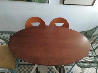Mesa de Comedor Ovalada de Roble