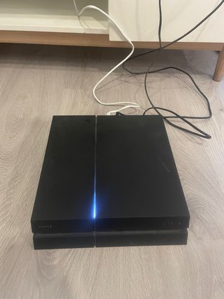 PlayStation 4 (PS4) con 2 mandos