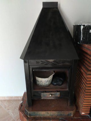 Chimenea Metálica Negra