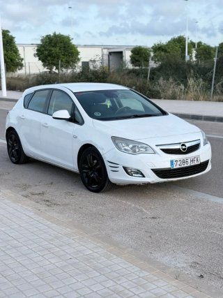 Opel astra J 2011 oportunidad.