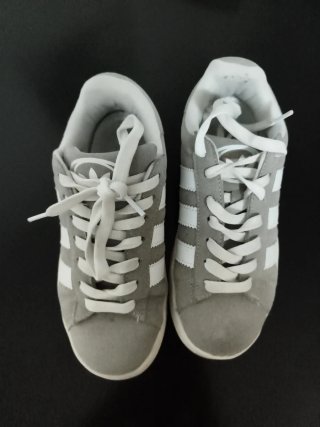 Zapatillas Adidas Gris y Blanco