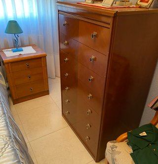 Conjunto Dormitorio: Armario, Cómoda y Mesillas