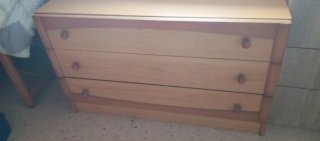 Cómoda de dormitorio de madera