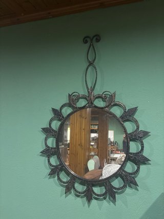 Espejo de Pared con Marco de Hierro