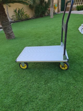 Carretilla transportadora con 4 ruedas y plataform