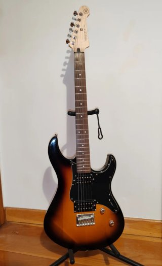 Guitarra Eléctrica Yamaha Pacifica 120H TBS