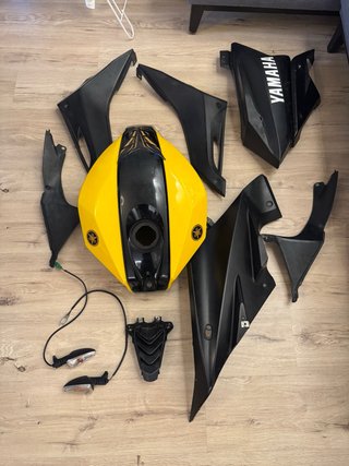Despiece Plásticos Yamaha YZF R125 negociable