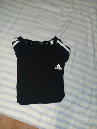 Camiseta Adidas Negra