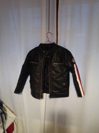 Chaqueta de Polipiel Negra 128 cm