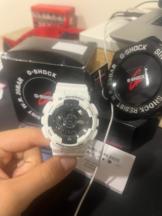 Reloj Casio G-Shock GA-110 Blanco y Negro