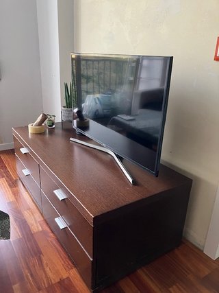 Mesa de TV de madera