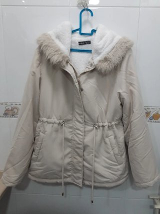 Chaqueta Beige con Capucha SHEIN Talla M