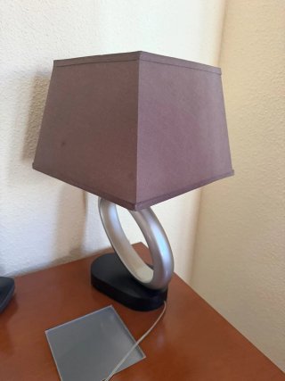 Lámpara de mesa auxiliar