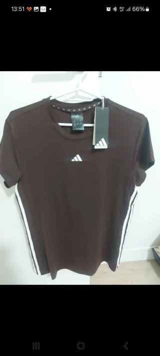 Camiseta Adidas Marrón