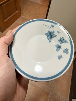 5 platos de cerámica con diseño floral