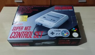Super Nintendo (SNES) PAL con caja original