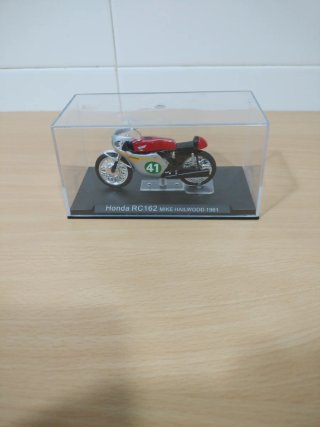 Moto Miniatura Honda RC162 Mike Hailwood 1:24