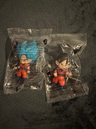 2 Figuras Son Goku Burger King