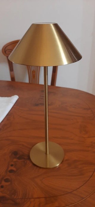 Lámpara LED de Mesita Color Oro