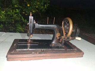 Máquina de Coser Antigua Singer