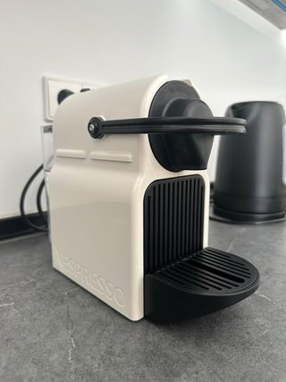 * Cafetera Nespresso Blanca * Freidora de Aire