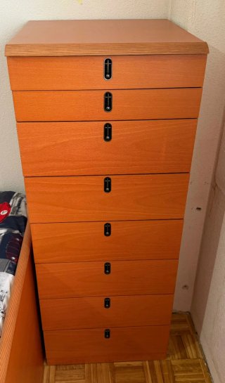 Sinfonier de madera con 8 cajones.