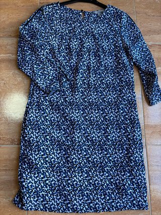 Vestido estampado azul y blanco