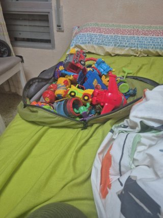 Lote de figuras y vehículos SuperZings