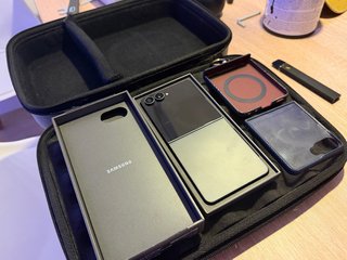 Samsung Galaxy Z Flip 8 + 2 Carcasas como NUEVO