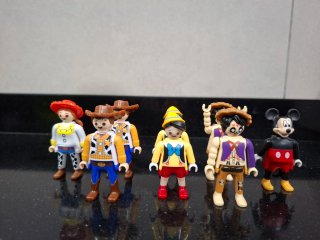 Cambio Figuras Playmobil Disney Kinder