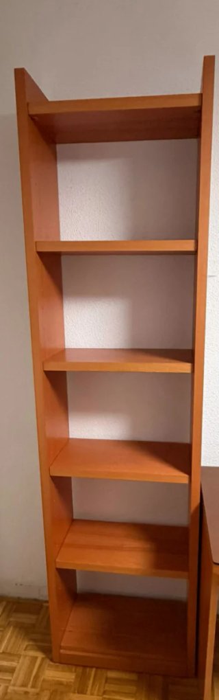 Estantería de madera