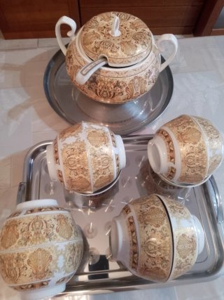 Set de Vajilla con Sopera y Cuencos