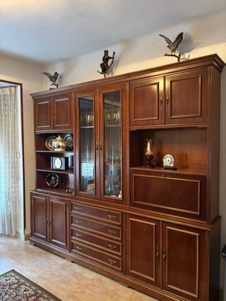 Mueble de Comedor de Madera