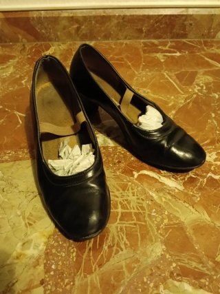 Zapatos de tacón negros