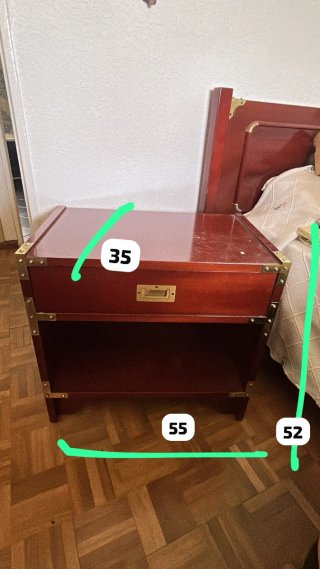 Mesita de noche de madera