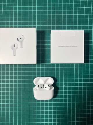 AirPods Pro 4 (Apple)