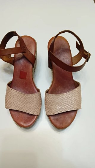 Sandalias rosas de Piel y Suela de Gel Talla 37