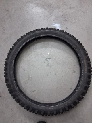 Neumático Maxxis 90/90 R21