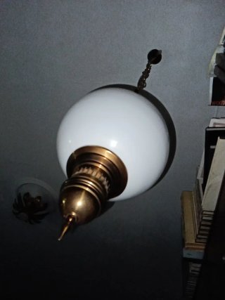 Lampara esferica con aplique y cadena. Vintage