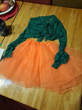 Disfraz de Halloween: Falda y Blusa.