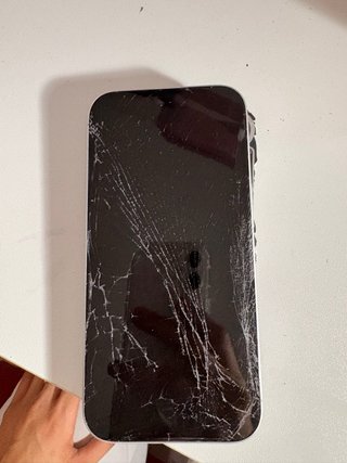 iPhone con pantalla rota