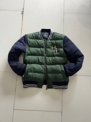 Plumas Hackett Niño