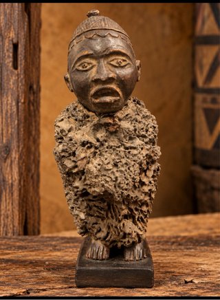 Figura de Arte Africano Tallada