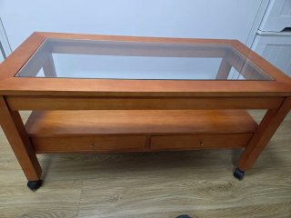 Mesa de centro abatible con cristal y ruedas