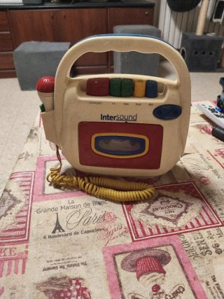Reproductor de Casetes Intersound con Micrófono