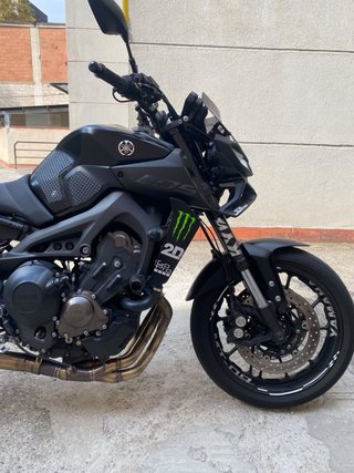 Yamaha MT-09 solo 21.000km
