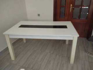 Mesa de Comedor Blanca y Negra
