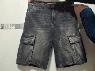 Bermuda vaquera cargo Bershka gris talla 34