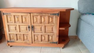 Mueble de madera rústico